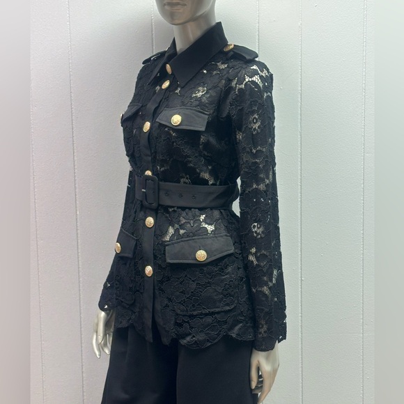 Simple Elegance Floral Lace Button Down Blouse - Picture 4 of 9